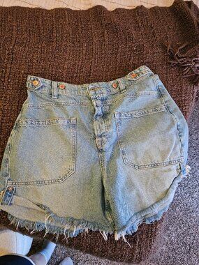 We The Free Palmer Short Size 29 light wash denim